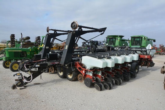 White 8500 16/31 planter