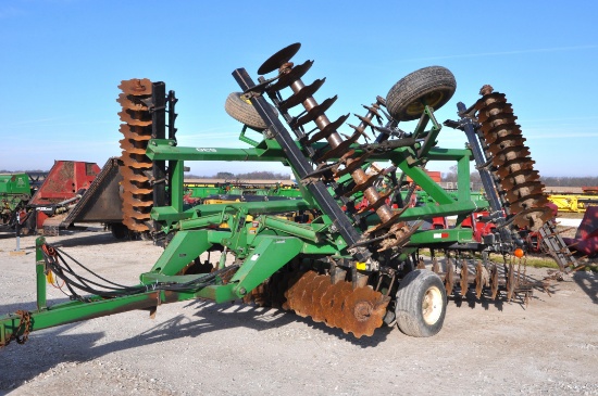 John Deere 630 24' disk