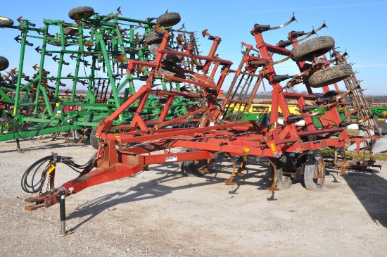 Case-IH 4800 26' field cultivator