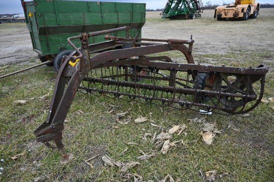 New Idea 400 5-bar hay rake