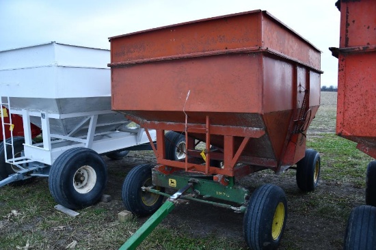 Killbros 350 gravity wagon on JD running gear