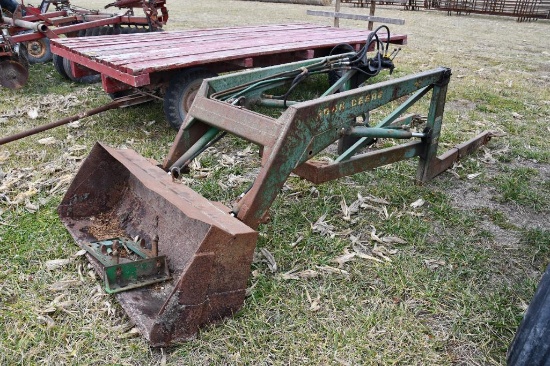 John Deere 36A loader