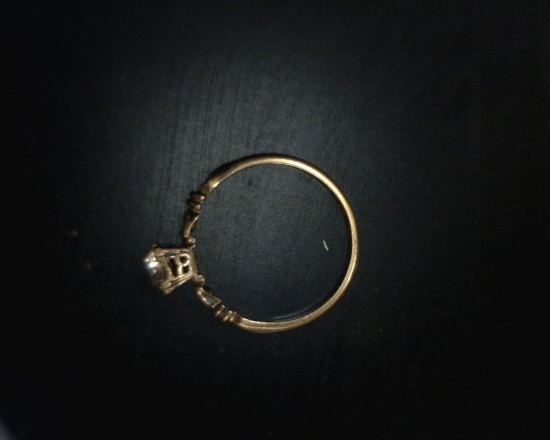 Cubic Zirconia Ring size 5 1/2 Weighs 1.23 Grams