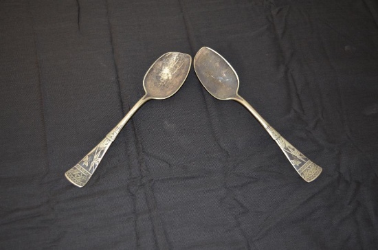 (2) Spoons weigh 121 grams
