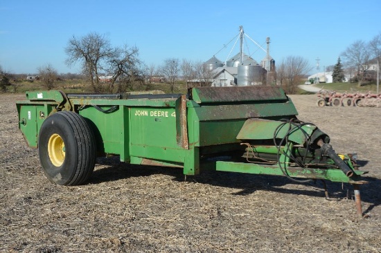 John Deere 455 manure spreader