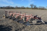 International 720 5-bottom semi-mount plow