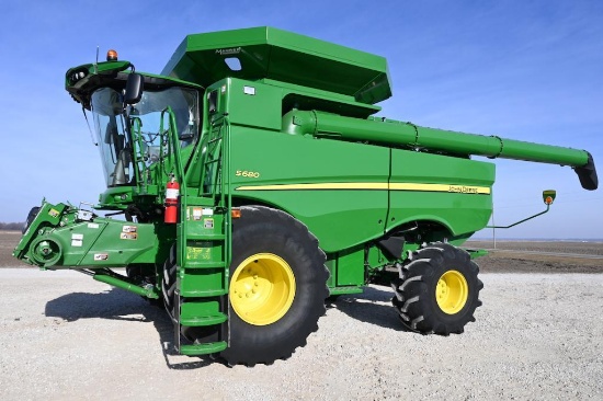 2017 John Deere S680 4wd combine