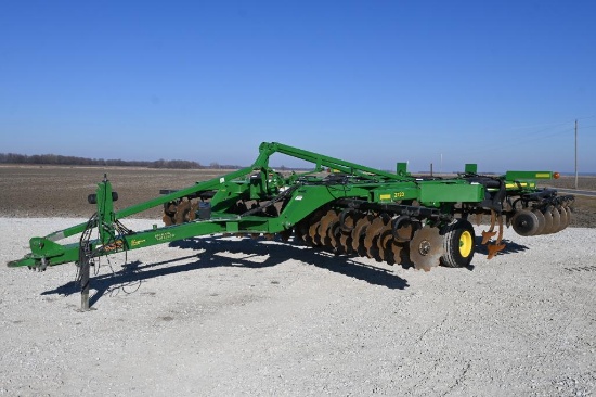2013 John Deere 2720 7-shank disk ripper