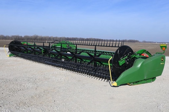 2017 John Deere 640FD 40' flex draper head