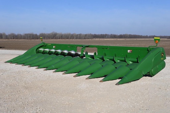 2017 John Deere 612C 12 row 30" corn head