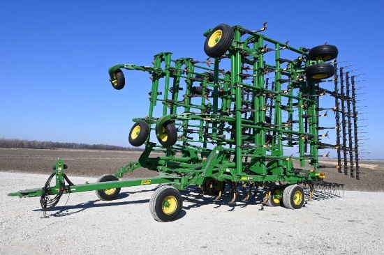 2007 John Deere 2210 60' field cultivator