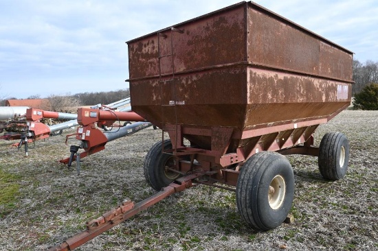M&W 400B gravity wagon