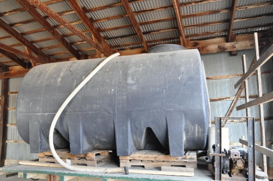 2,200 gal. poly horizontal tank