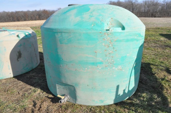 1,500 gal. poly tank