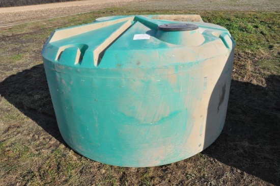 1,050 gal. poly tank