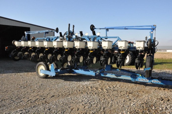 2009 Kinze 3600 12/23 planter