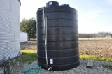 3,000 gal. poly vertical tank