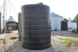 3,000 gal. poly vertical tank