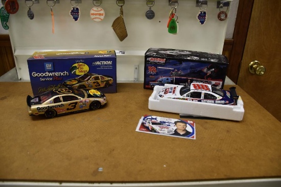 (2) 1:24 Scale Die Cast Nascars