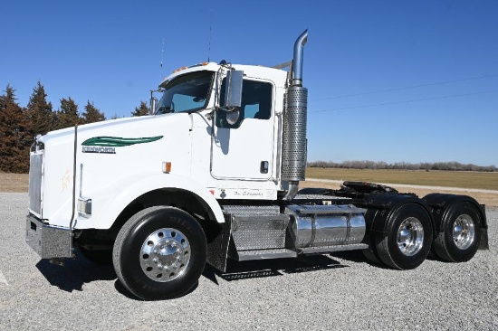 2006 Kenworth T800 day cab semi