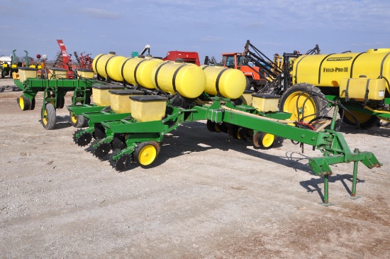 John Deere 7000 12 row 30" planter