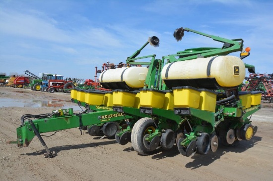 1996 John Deere 1760 Conservation 12 row 30" planter