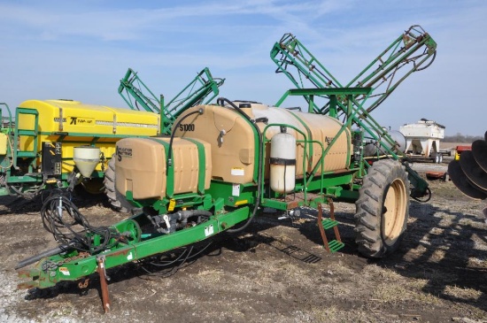 Great Plains S1000 1,000 gal. pull-type sprayer