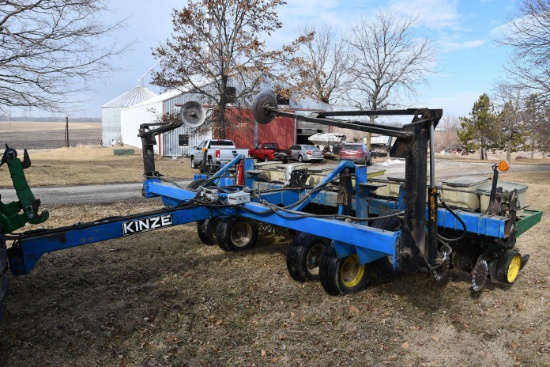 Kinze 15 row 15" planter