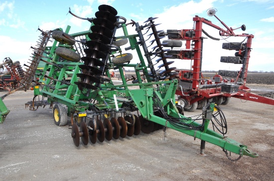1999 John Deere 726 24' soil finisher