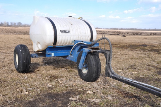 Progressive 1,000 gal. liquid fertilizer cart