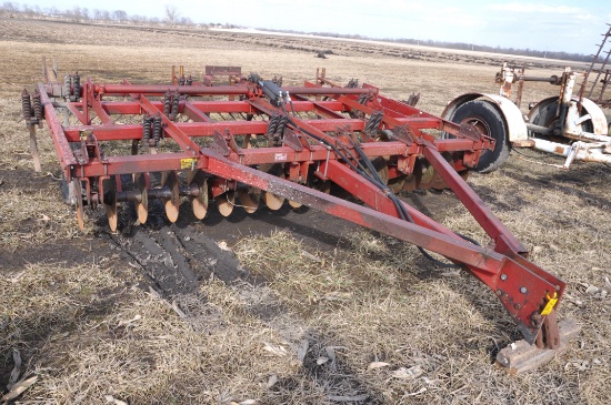 International 6000 Conservation 13' disc chisel
