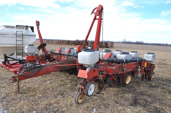 White 5100 8/15 planter