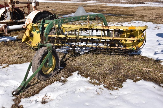 John Deere 660 5 bar hay rake