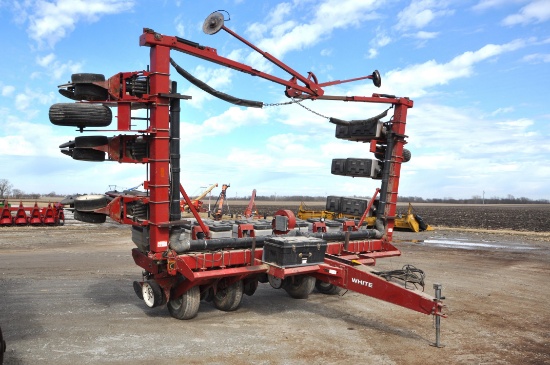 White 6122 12 row 30" planter