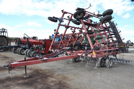 Case-IH Tigermate II 32.5' field cultivator