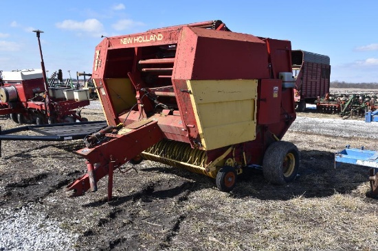 New Holland 855 round baler