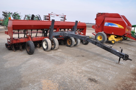 Case-IH 5400 Soybean Special 20' grain drill on Yetter caddy