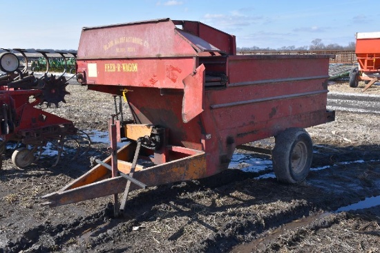 Kelly Ryan feed wagon