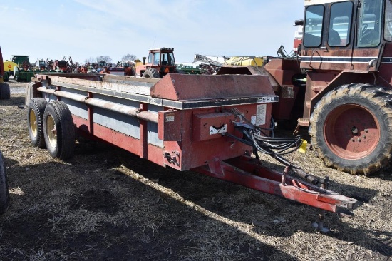 Gehl 325 manure spreader
