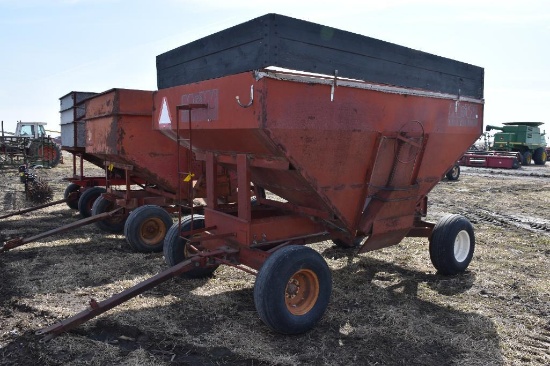 M&W Little Red Wagon gravity wagon