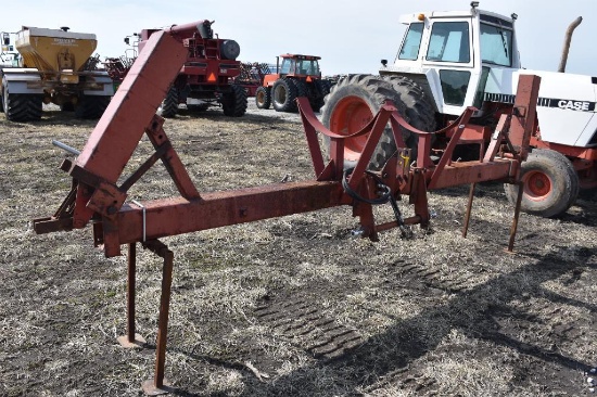 International 133 20' 3-pt. tool bar