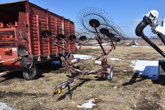 M&W ER-8 8 wheel hay rake