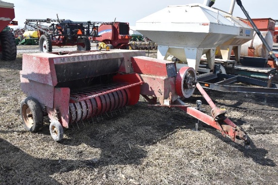 Massey Ferguson 124 small square baler