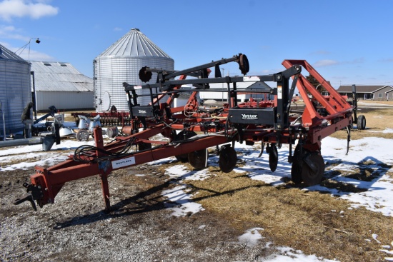 CF Westlake 8 row strip-till bar w/ Yetter markers