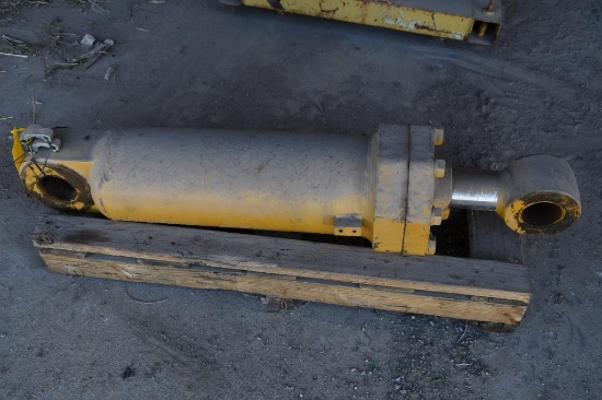 Hyd. tilt cylinder for Cat 966E or 966F