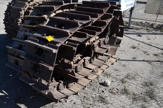 Set of 22" tracks for Cat D8R dozer