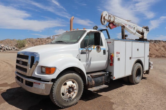 2011 Ford F-750 2wd service truck