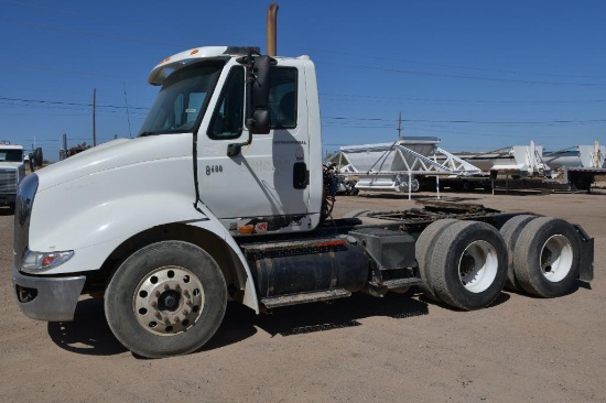 2003 International 8600 day cab semi