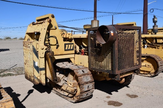 Cat 561C pipe layer