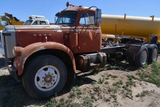 1958 Diamond T semi